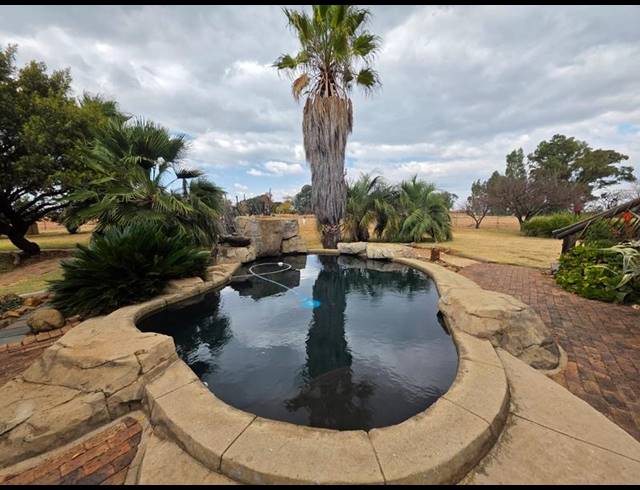 FARM FOR SALE IN MOOILANDE